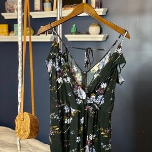🌻 American Eagle Floral Jumpsuit 🌻
